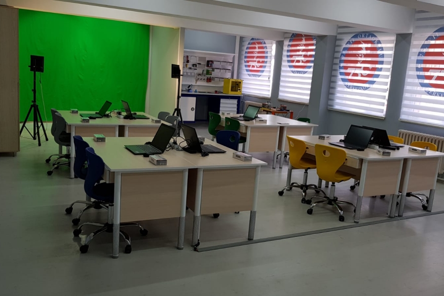 Çerkezköy 75. Yıl Ortaokulu Robotik Kodlama ve Video İçerik Geliştirme Atölyesi 